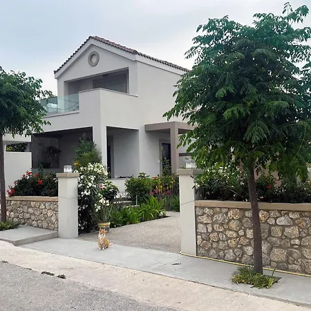 Easy Living 1 & 2 بيت للعطل *