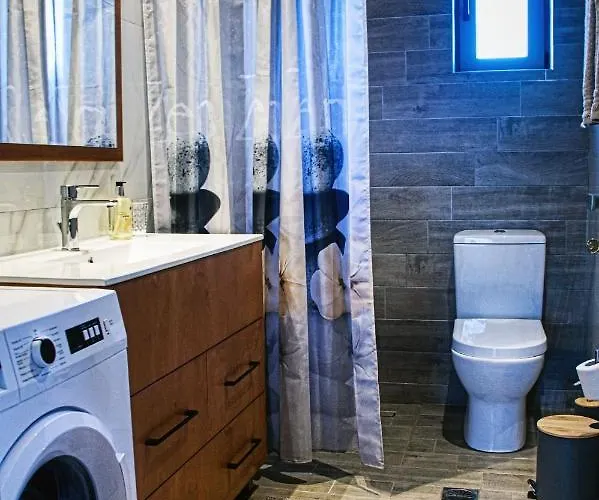 Easy Living 1 & 2 بلدة كوس