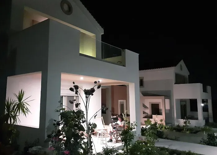 Easy Living 1 & 2 * بلدة كوس