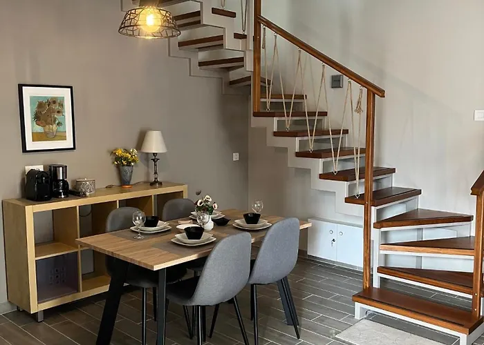 Easy Living 1 & 2 * بلدة كوس