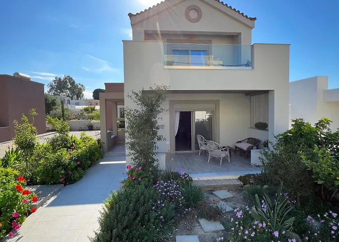 Easy Living 1 & 2 * بلدة كوس