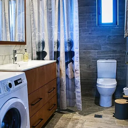 Easy Living 1 & 2 העיירה קוס