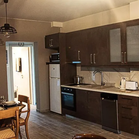 Easy Living 1 & 2 * העיירה קוס