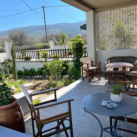 Easy Living 1 & 2 * העיירה קוס