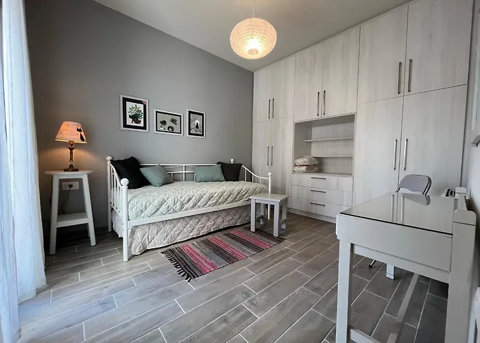 Easy Living 1 & 2 Kos